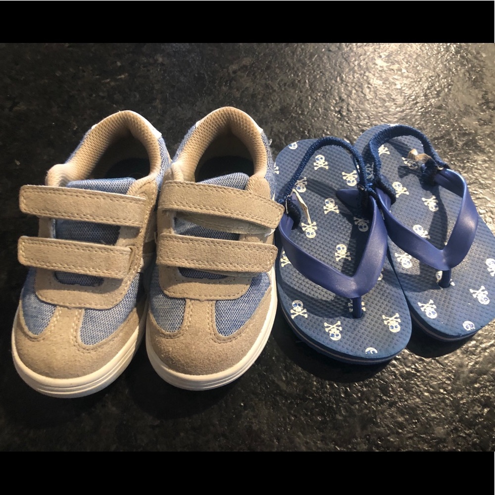 Velcro sneakers